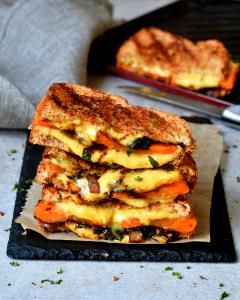 1 Serving Grilled Veggie Sub, No Cheese, No Oil & Vinegar Sub 12 İnch