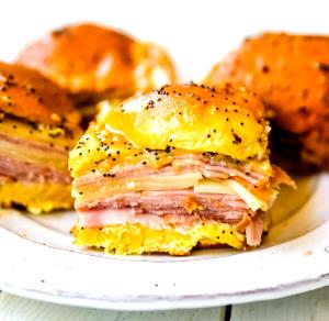 1 Serving Honey Cured Ham And Swiss - Regular W/ Cheese & Dressing