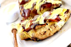 1 Serving Honey Mustard Chicken Bacon - Large W/ Cheese & Dressing