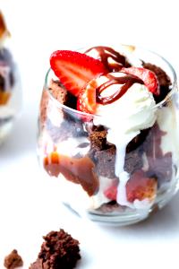 1 Serving Mini Hot Chocolate Brownie Sundae