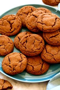 1 Serving Molasses Ginger Cookies