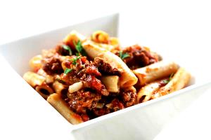 1 Serving Penne With Meat Sauce - Regular