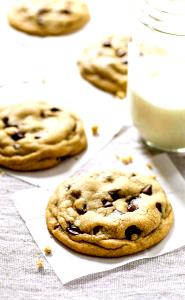 1 Serving Soft Baked Chocolate Chip Cookies