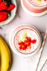 1 Serving Strawberry Banana - Grande, Iced