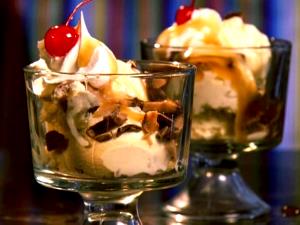 1 Serving Sundae, Butterscotch - Medium