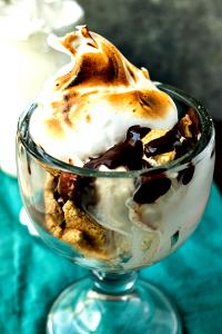 1 Serving Sundae, Marshmallow - Large