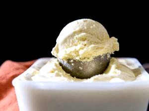 1 Serving Vanilla Bean Ice Cream - Gotta Have İt Size