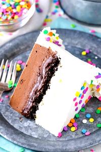 1 Serving Vanilla & Chocolate Ice Cream/Fudge Crunch Sheet Ice Cream Cake