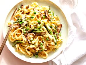 1 Serving Vegetarian Pasta Alfredo