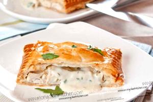 1 Serving White Chicken & Sauce İn Crust Pastry