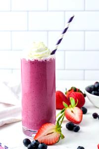 1 Serving Wild Berry Smoothie, Large W/ Whip