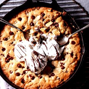 1 skillet cookie Skillet Chocolate Chip Cookie