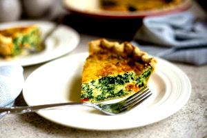 1 slice (102 g) Spinach Quiche