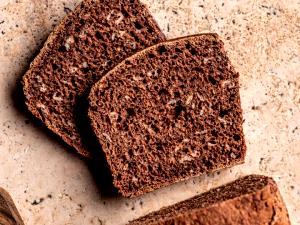 1 slice (33 g) Hearty Rye Bread