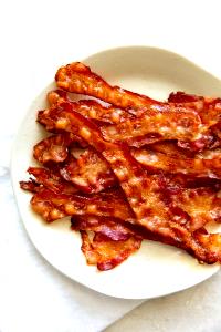 1 Slice Cooked Bacon (Cured, Baked, Cooked)