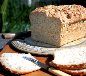 1 Slice Farmhouse, Crunchy Oat Bread