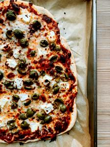 1 Slice Large Green Olive Pizza