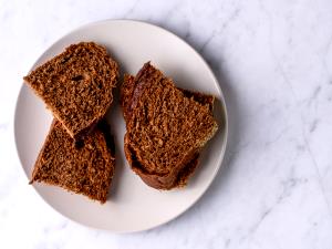 1 Slice Pumpernickel Bread