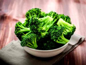 1 Spear Broccoli, Boiled, No Salt