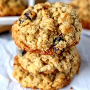 1 square (56 g) Oatmeal Raisin Breakfast Square