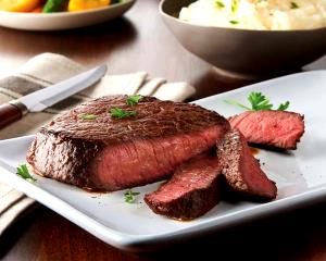 1 steak (198 g) Signature Beef Top Sirloin Steak