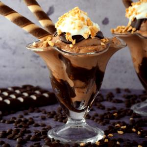 1 sundae (168 g) Chocolate Sundae