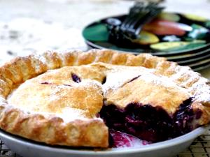 1 Surface Inch Blueberry Pie (Two Crust)