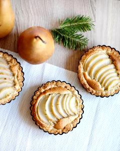 1 Tart Pear Pie (Individual Size or Tart)