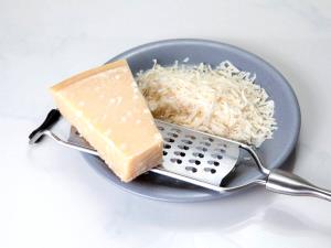 1 tbsp (5 g) Grated Parmesan & Romano Cheese