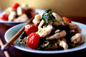 1 tray (237 g) Orange Chicken with Vegetables & Brown Rice