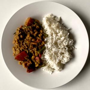 1 tray (283 g) Lentil Curry with Rice