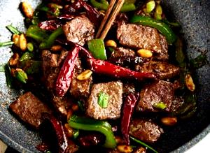 1 tray (350 g) Kung Pao Steak