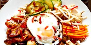 1 tray (354 g) Korean-Style Chicken Bibimbap