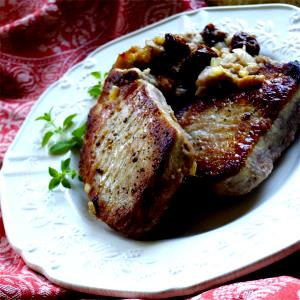 1 tray (377 g) Apple-Cherry Pork Chop