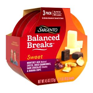 1 tray (43 g) Sweet Balanced Breaks Monterey Jack Natural Cheese with Dried Cranberries, Dark Chocolate Chunks & Banana Chips