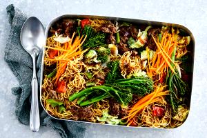 1 Tray Lunch Entrée, Beef Chow Mein