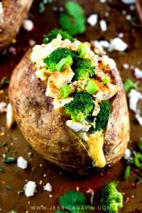 1 Weight Watchers Entree (11 Oz) Baked Potato Stuffed with Chicken, Broccoli and Cheese (Peel Not Eaten)