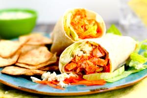 1 wrap (85 g) Rev Buffalo Chicken