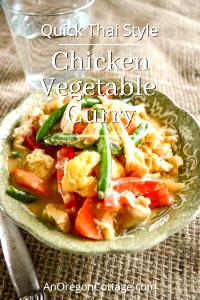 100 G Chicken or Turkey Garden Salad (Chicken and/or Turkey, Tomato and/or Carrots, Other Vegetables)