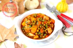 100 G Chicken or Turkey Stew with Potatoes and Vegetables in Tomato-Based Sauce (Including Carrots, Broccoli, and/or Dark-Green Leafy)