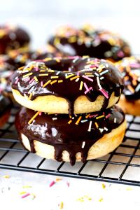 100 G Chocolate Coated or Frosted Doughnuts