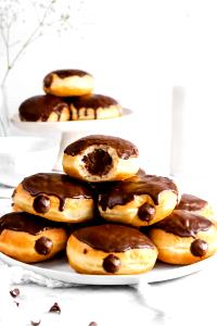 100 G Chocolate Cream Filled Doughnut