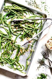 100 G Cooked Green String Beans with Almonds (Fat Not Added in Cooking)