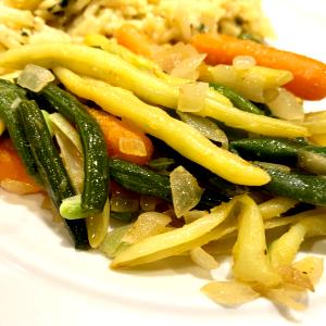 100 G Cooked Vegetable Combination (Green Beans, Broccoli, Onions and Mushrooms, Fat Added in Cooking)