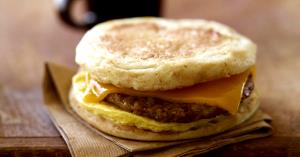 100 G Egg, Cheese and Sausage on English Muffin