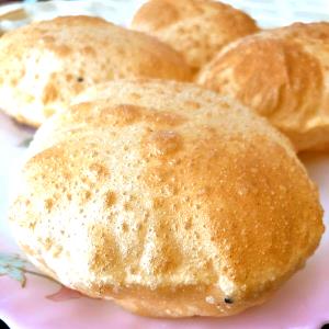 100 G Fried Whole Wheat Puri or Poori Bread (Indian Puffed Bread)