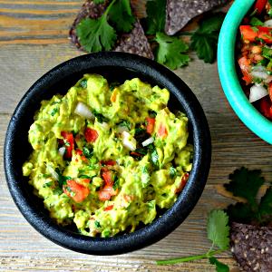 100 G Guacamole with Tomatoes