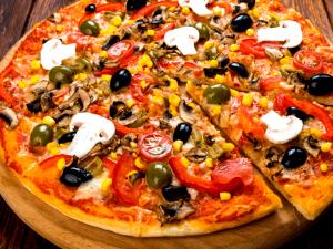 100 G Lowfat Thin Crust Pizza with Meat and Vegetables