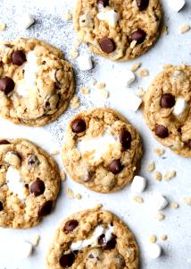 100 G Marshmallow Cookie with Rice Cereal and Chocolate Chips