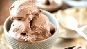 100 G Nonfat Chocolate Frozen Yogurt (Sweetened with Low Calorie Sweetener)